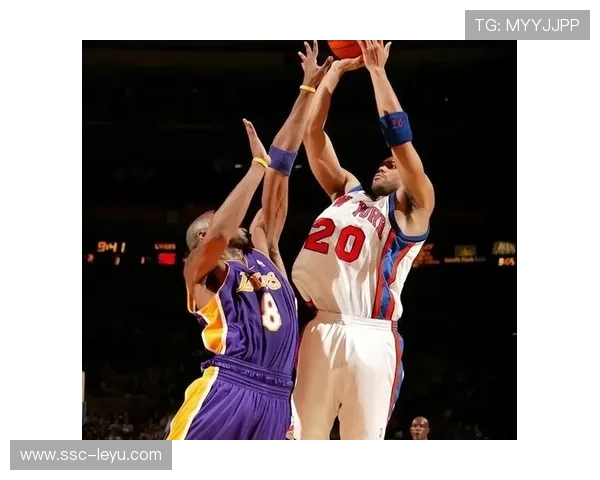 NBA球星中场三分逆天：挑战篮球极限的狂热之路