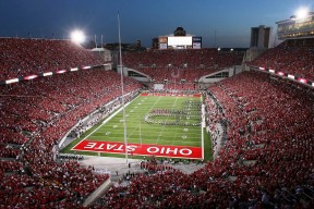 乐鱼体育安卓版-2比1！山东泰山主场难完美收官，瓦科错失点球遗憾，山东泰山队比赛结果